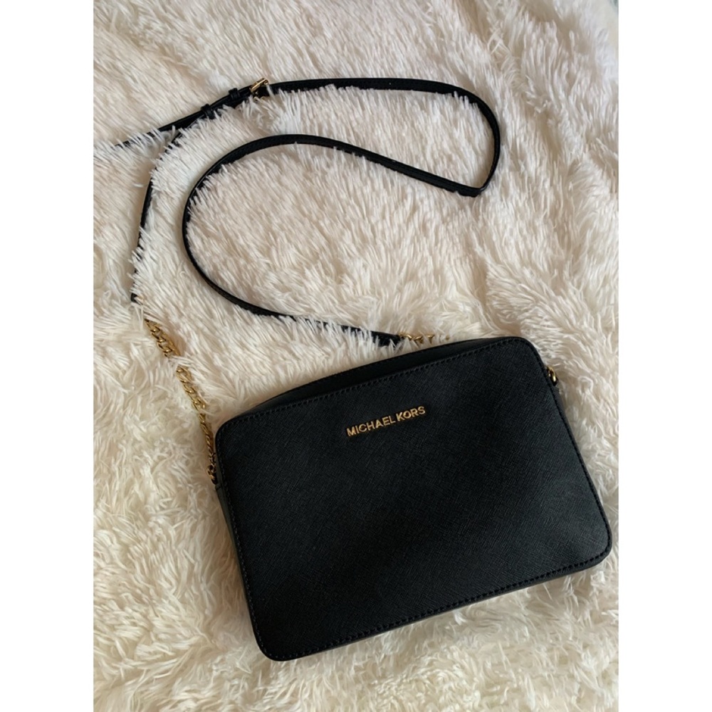 SOLD‼️ Michael Kors Crossbody Bag
